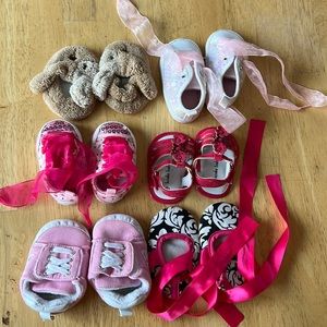 Newborn shoes (6 pairs)